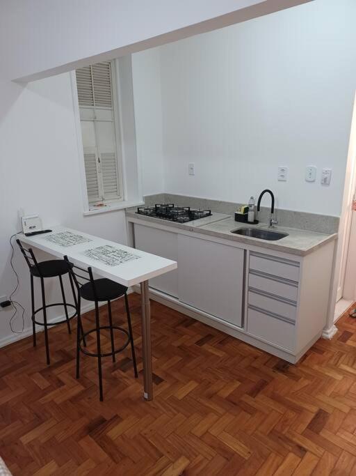 Apto Aconchegante Em Copacabana, Rio De Janeiro. Apartamento *